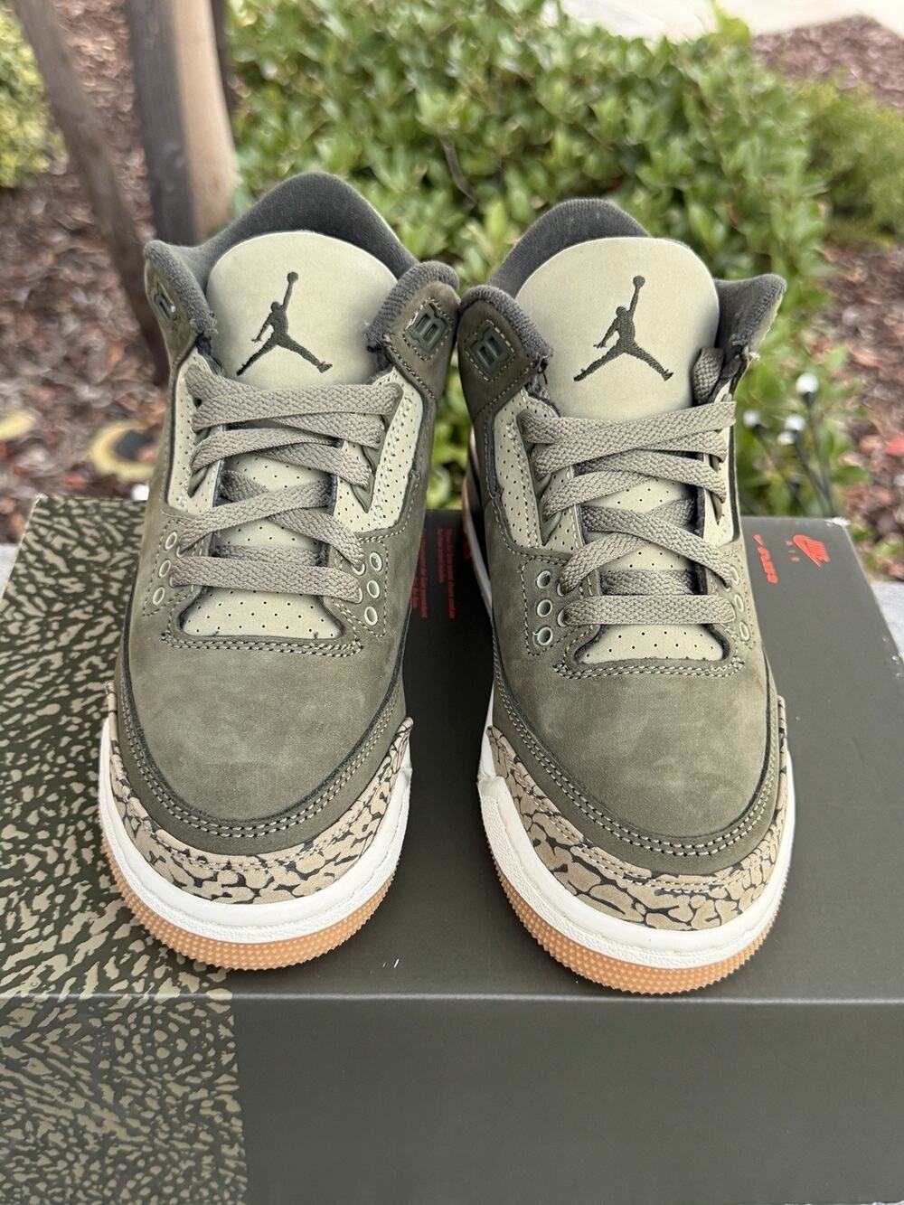 Nike Air Jordan 3 Retro GS Medium Olive Sequoia DM0967-202 Size 3.5Y Half Box